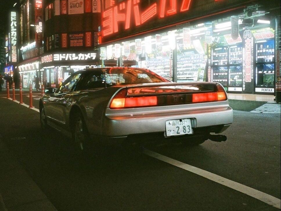 Honda NSX com modificações JDM clássicas em destaque